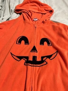 Old Navy Pumpkin one piece zip up pajamas EUC
